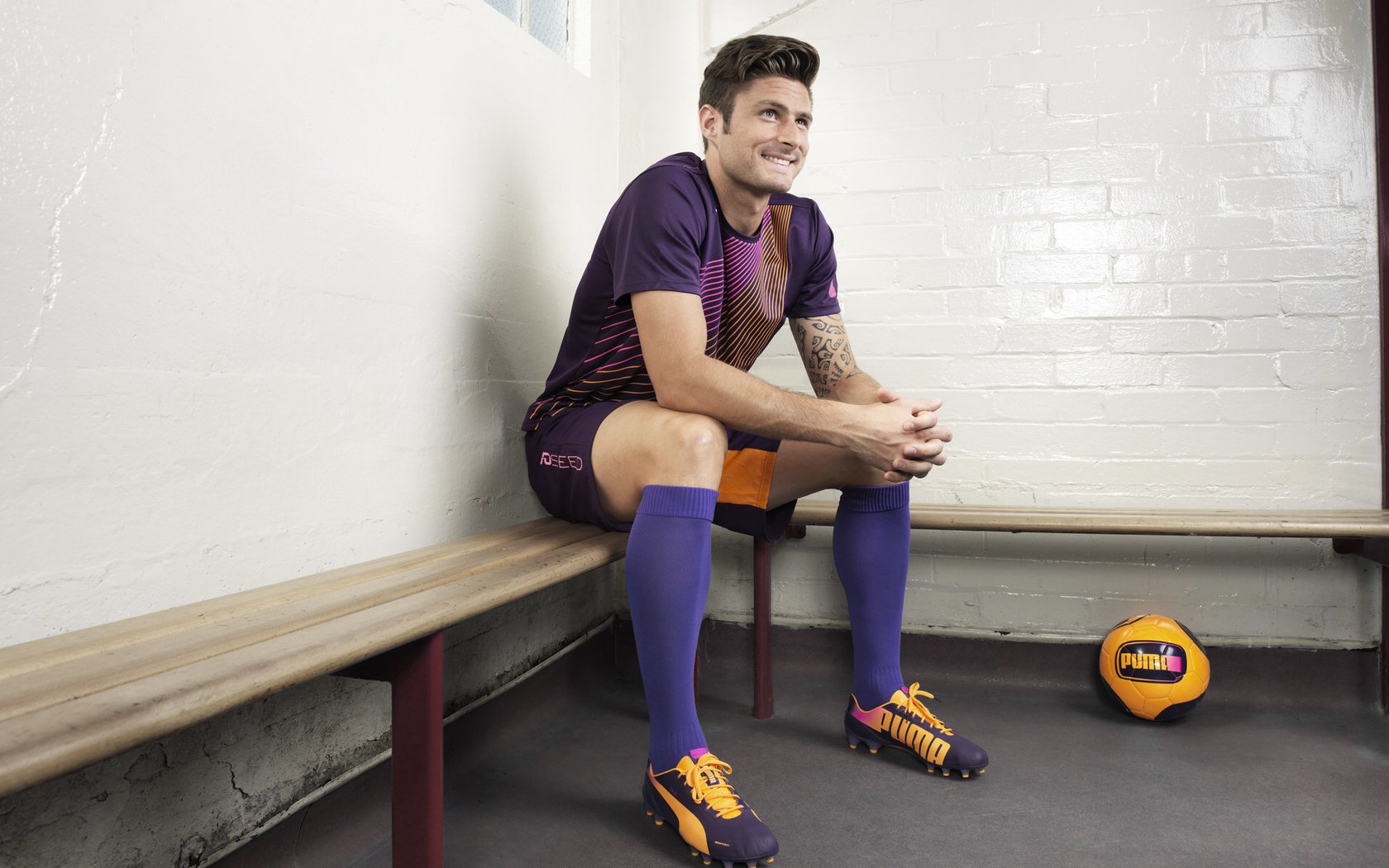 国足体能教练谈备战计划及恢复训练，国家足球队体能教练